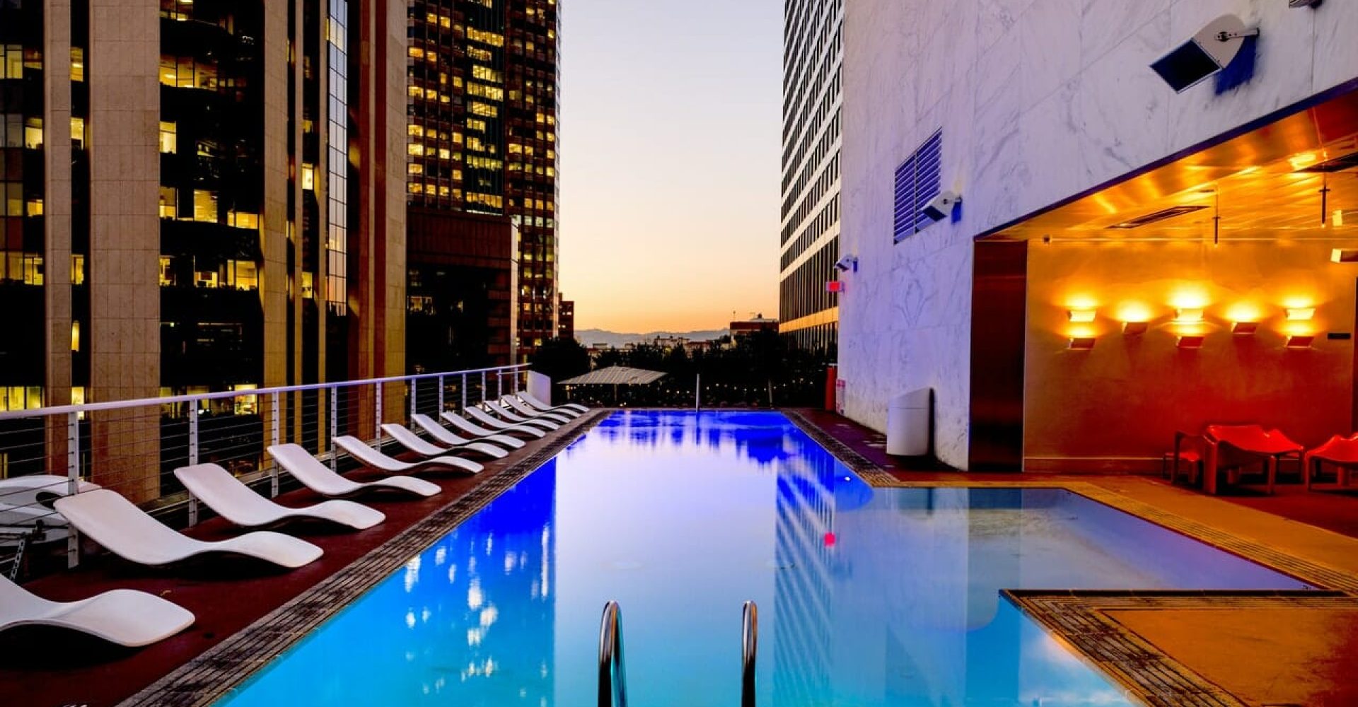 Swimming Pool Maintenance Tips: Clean swimming pool all year long