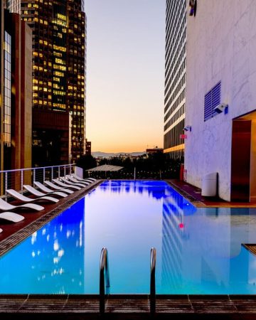Swimming Pool Maintenance Tips: Clean swimming pool all year long