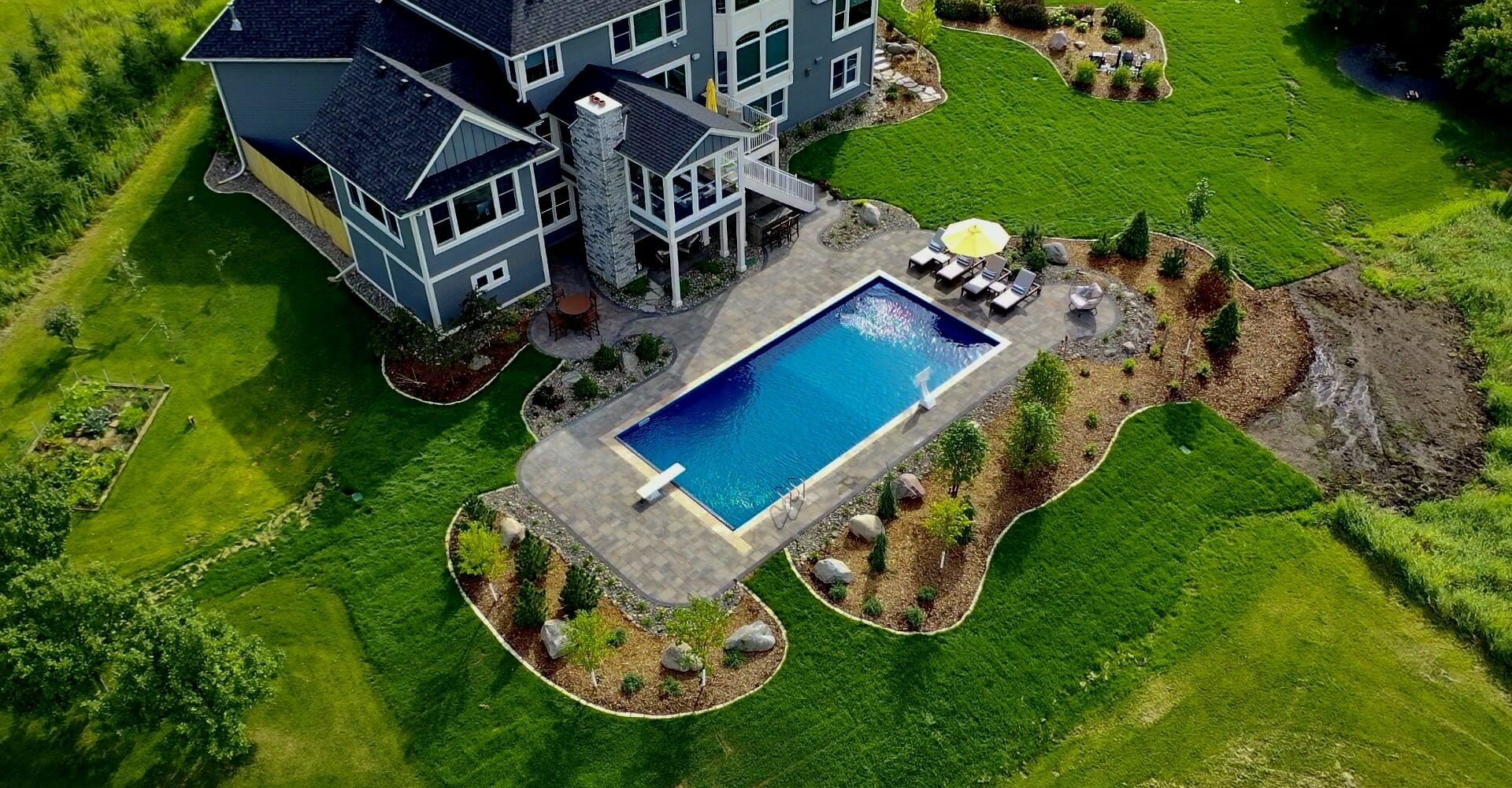 Transforming Your Backyard into an Oasis: Creative Ideas for Decorative Swimming Pools