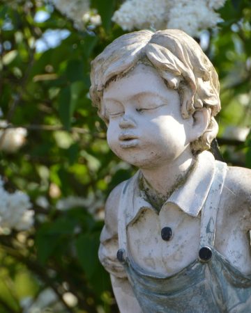 Concrete Garden Decor: Ideas to Enhance Your Outdoor Oasis