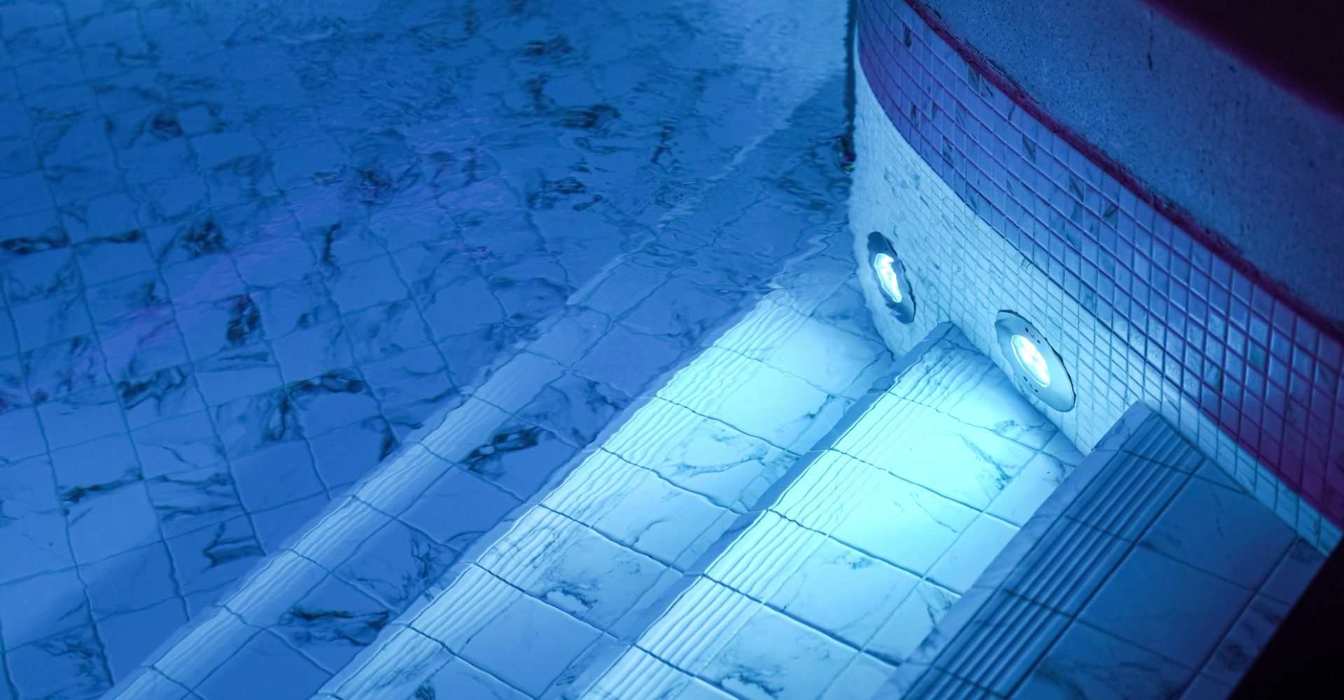 Custom Pool Lighting Ideas for Evening Ambiance